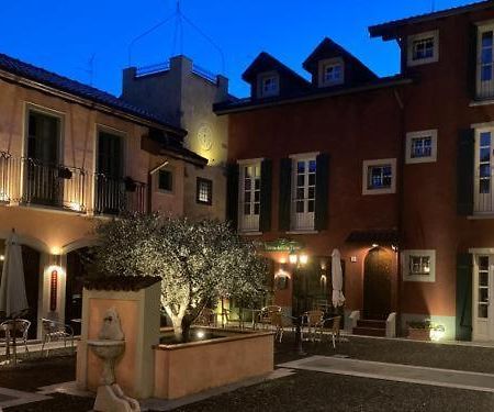 La Corte Di Vicolo Torre Uboldo Kültér fotó